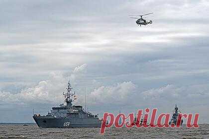 ВМФ России в 2022 году получит восемь кораблей и подлодок. Военно-морской флот (ВМФ) России в 2022 году получит восемь надводных кораблей и подводных лодок. Военным их планирует согласно сдаточной программе передать Объединенная судостроительная корпорация. В копании не уточнили, о каких именно кораблях и субмаринах идет речь.