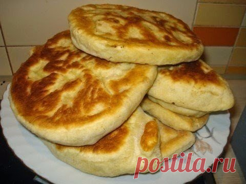 Лепешки с картошкой

Ингредиенты:

Для начинки: картофель (средний) – 6-7 шт. (у меня было как раз 1 кг. картофеля), сырок плавленый – 2 шт. (специально потопала в магазин за сырками,а их там не оказалось - ни-ка-ких! Был только в 