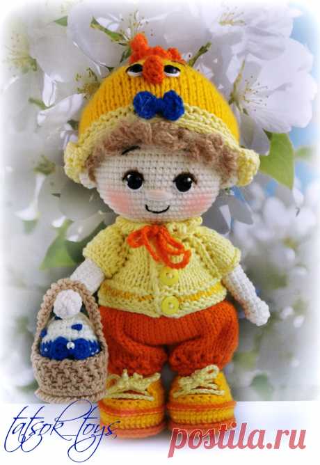 PDF Пупс малыш в костюме цыпленка крючком. FREE crochet pattern; Аmigurumi doll patterns. Амигуруми схемы и описания на русском. Вязаные игрушки и поделки своими руками #amimore - кукла, пупс, куколка, мальчик.