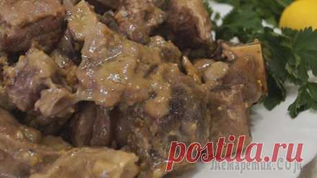 Говяжьи рёбрышки тающие во рту Тающие говяжьи ребрышки, мясо на косточках необыкновенно нежное и ароматное.ИНГРЕДИЕНТЫГовяжьи ребра -1 кг.майонез — 4 ст. л.соль – 1 и 1/3 ч. л.Лимон – сок 1 лимонаЧеснок – 4 зубчикагорчица зернами —...