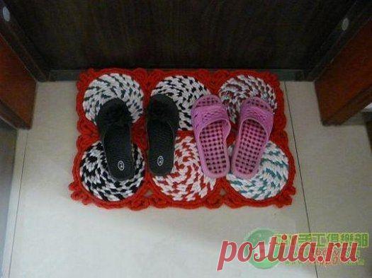 НЕОБЫЧНЫЙ СПОСОБ ВЯЗАНИЯ КОВРИКОВ ИЗ ТКАНИ