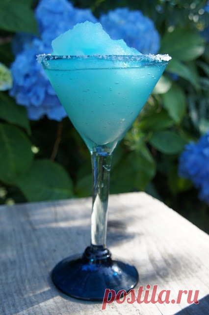 Blue Parrot ~ Tequila, Triple Sec, Blue Curacao, Lime Juice, Sugar,
