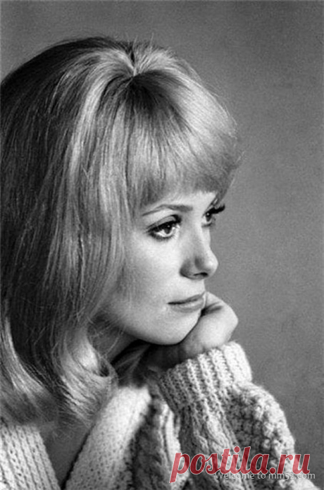 Catherine Deneuve on the set of 'Les Demoiselles de Rochefort' in 1966.