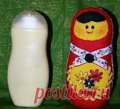 Из пластиковой упаковки