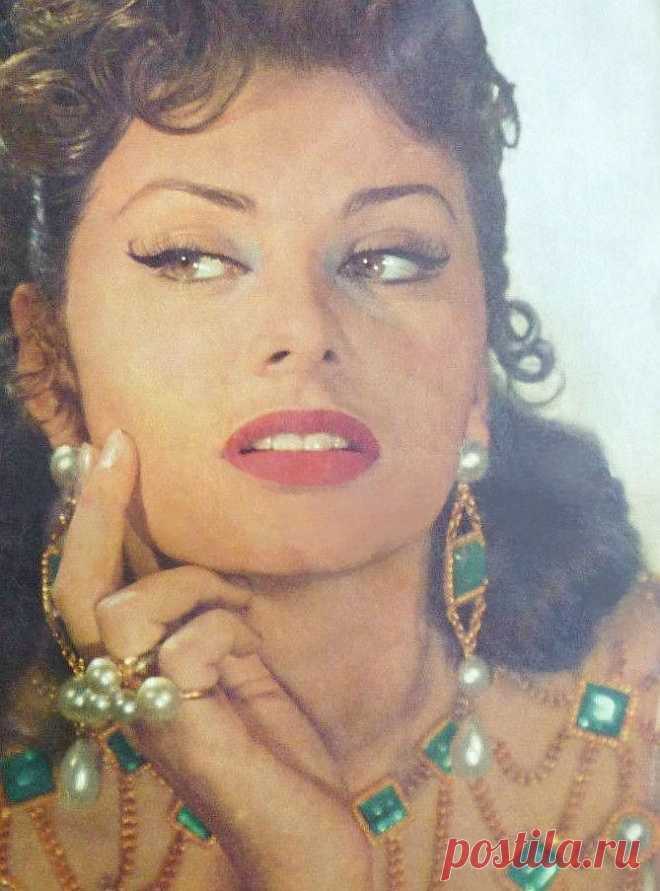 Легендарная актриса