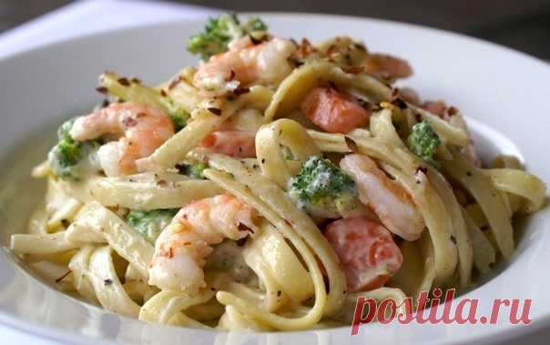 Паста с креветками в чесночно-сливочном соусе
Вкусно как у бабули 

Ингредиенты:
- Макаронные изделия — 250 г
Показать полностью…