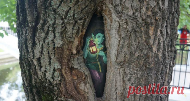 Маленький принц и Ежик в тумане: кто рисует сказочные картины на деревьях Москвы В 2015 году в Измайловском лесопарке посетители увидели нарисованного на дереве эльфа, играющего на дудочке. Позже на другом дереве появился Ежик в тумане. Посетители и руководство парка гадали: откуд...