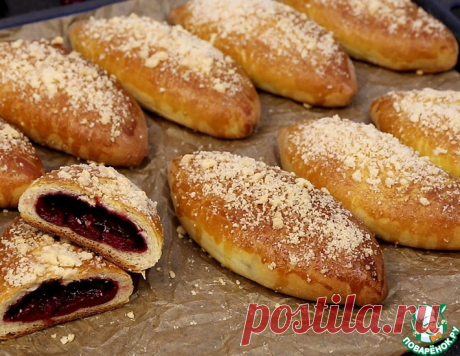Пирожки с вишней