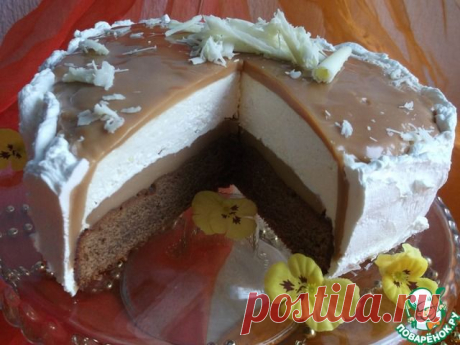 Карамельный торт с ореховой нугой.