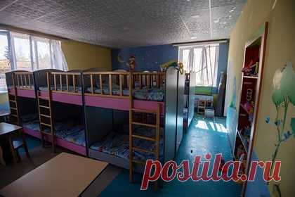Российских родителей предложили избавить от одной платы. Депутат Госдумы Василий Власов предложил избавить российских родителей от платы за услуги муниципальных детских садов. В обращении парламентарий напомнил, что Конституция гарантирует гражданам общедоступность и бесплатность дошкольного образования. Но в законодательстве предусмотрено, что детсады устанавливают плату.
