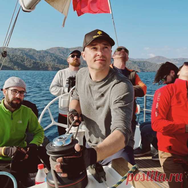 ⚓ Школа, где обучение превращается в захватывающее приключение
⛵ Опытные инструктора 🤩 Индивидуальный подход 💖 Приятные цены
💬 По всем интересующим вопросам 📧 info@sailskill.com 📞 +382 688 77656