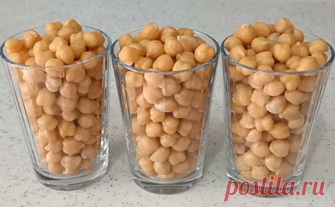Превращаем 3 стакана гороха в Средиземноморскую намазку. Подходит и к завтраку, и к ужину