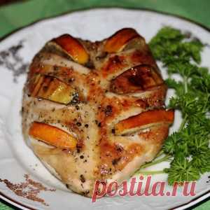 Куриные грудки запеченые с лимоном и яблоками