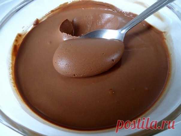 Вкусный и полезный шоколад для деток! 
Ингредиенты:● Какао — 100г● Сливки или молоко — 50мл● Сахарная пудра — 2 ст. ложки● Сливочное масло — 50г● По желанию можно добавить ваниль или ванильный сахар, корица, орехи, курага и изюм.Приготовл…