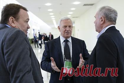 Почетный президент РФС высказался о соперниках сборной России в стыковых матчах. Почетный президент РФС Вячеслав Колосков поделился мнением о возможных соперниках сборной России в матчах за попадание на чемпионат мира-2022. Специалист заявил, что национальной команде нужно быть готовой обыграть любого соперника из тех, кто выпадет на первом этапе стыковых игр.