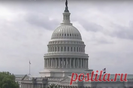 Рогов назвал формальностью решение Конгресса США о помощи Украине. По словам главы общественного движения, Соединенные Штаты не в первый раз используют этот способ легализации поставок оружия Киеву.