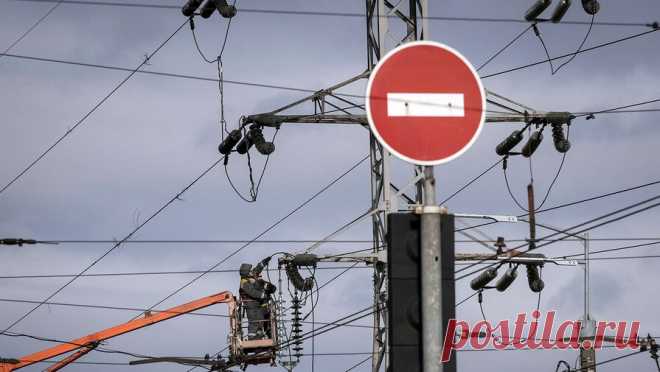 Украина привлекла аварийную помощь из двух европейских стран. Украина за последние сутки привлекла аварийную помощь из Польши и Словакии в связи с дефицитом мощности в энергосистеме. Об этом сообщается в Telegram-канале Минэнерго страны. По информации ведомства, помощь ...