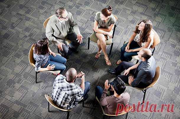 Стереотипы: сущность, способы борьбы с ними 
Стереотипом в психологии принято считать устоявшееся мнение по поводу чего-либо. Нередко это мнение является устаревшим, не подходящим под рамки современности, даже полностью ложным, но имеющим место быть, в основном, по причине дефицита информации (например, занять какую-либо хорошую должность на престижной работе можно только через знакомых).