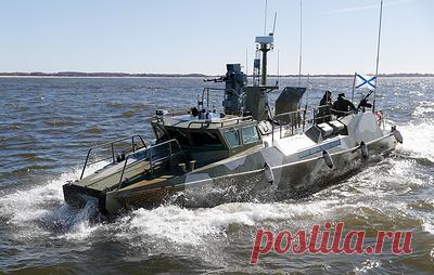 Минобороны РФ сообщило об уничтожении морского дрона ВМС Украины у Крыма. По данным военного ведомства, его уничтожил патрульный катер Черноморского флота