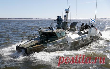 Минобороны РФ сообщило об уничтожении морского дрона ВМС Украины у Крыма. По данным военного ведомства, его уничтожил патрульный катер Черноморского флота