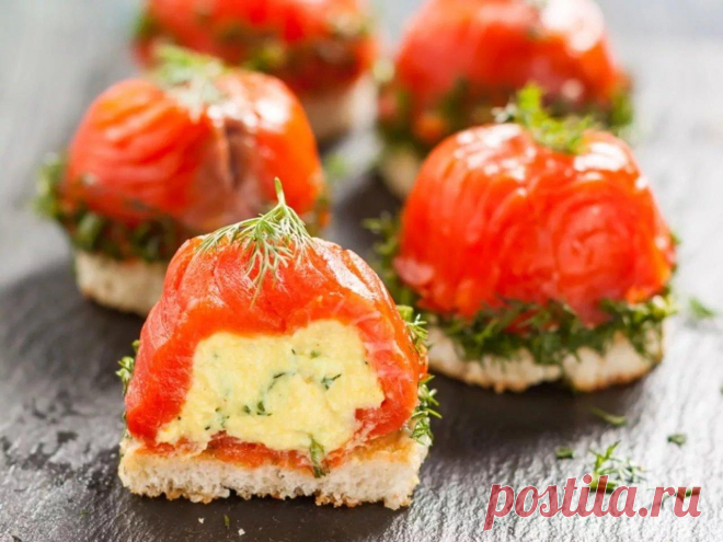 Закуска из красной рыбы с сыром - 
