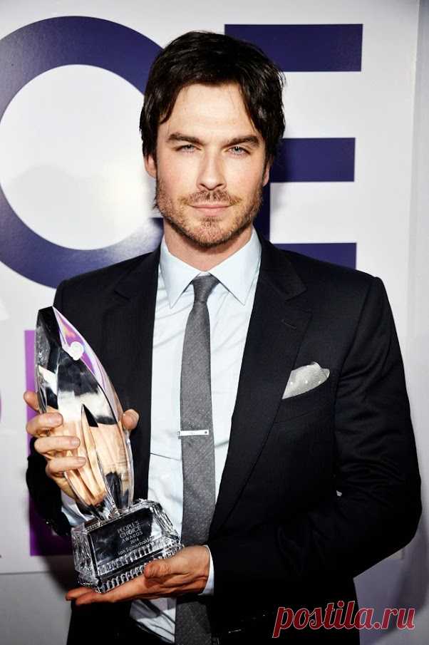 Самые стильные знаменитости и триумфаторы церемонии People's Choice Awards 2014