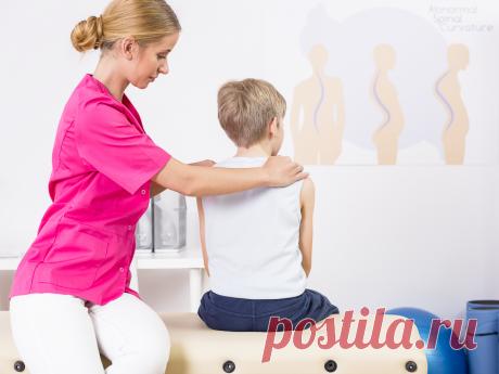 5 правил формирования правильной осанки у детей Правильное положение тела защищает ребенка от болезней и травм позвоночника и даже от серьезных заболеваний внутренних органов, причем не только в детстве, но и во взрослой жизни.Для выработки привычки держать спину прямой недостаточно физической нагрузки и постоянных замечаний «А ну-ка, сейчас же выпрямись!». По мнению специалистов, это комплексная задача. Не менее важны правильный режим, сбалансированное питание, грамотно о...