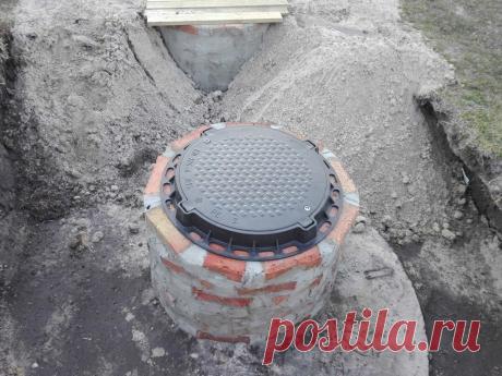 Предназначение ревизионного колодца в автономной канализационной системе, сложности и нюансы при самостоятельном возведении
При создании автономной канализации я рассматривал несколько вариантов септиков – пластиковые емкости, кирпичный колодец, бетонные кольца. Сопоставив их характеристики, стоимость, остановил выбор на железобетонных изделиях. К их преимуществам стоит отнести... Read more »
Читай дальше на сайте. Жми подробнее ➡