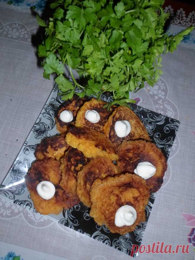 Оладьи из тыквы, очень быстро, вкусно и полезно, для завтрака они идеально подойдут.