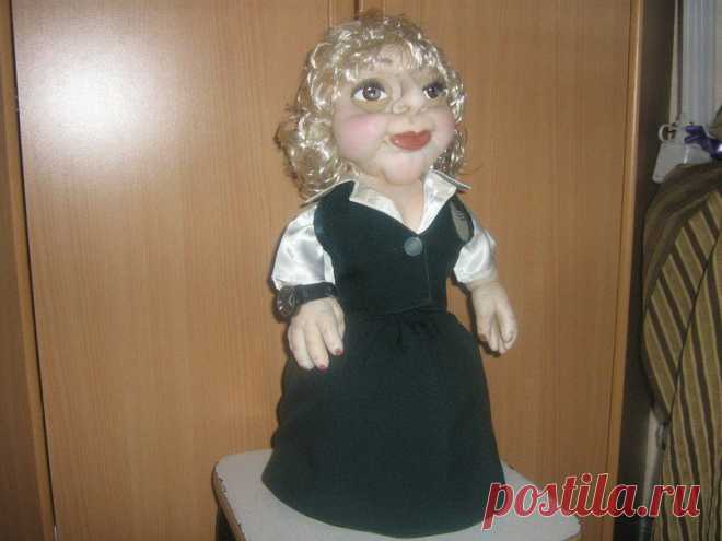 Сотрудница