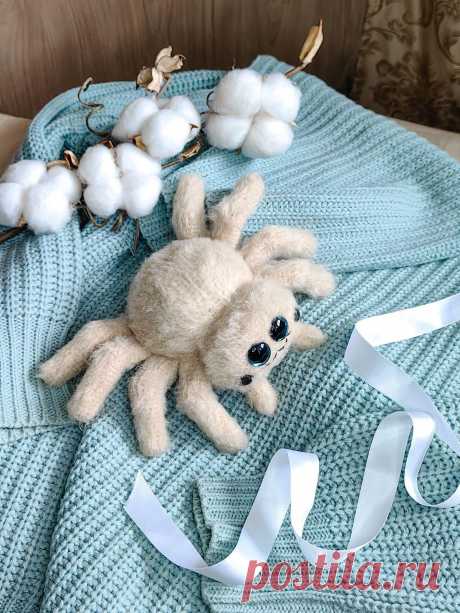 PDF Паучок Чуча крючком. FREE crochet pattern; Аmigurumi toy patterns. Амигуруми схемы и описания на русском. Вязаные игрушки и поделки своими руками #amimore - вязаный паук, паучок из обычной пряжи.