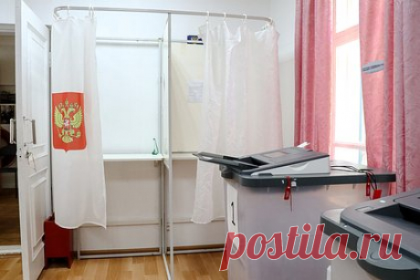В российских регионах начали обсуждать отмену прямых выборов мэров. Регионы России начали обсуждать возможность отмены прямых выборов мэров административных центров в тех субъектах, где они сохранились, с администрацией президента. В настоящий момент напрямую жители могут избирать глав Хабаровска, Якутска, Абакана, Новосибирска, Анадыря и Улан-Удэ.