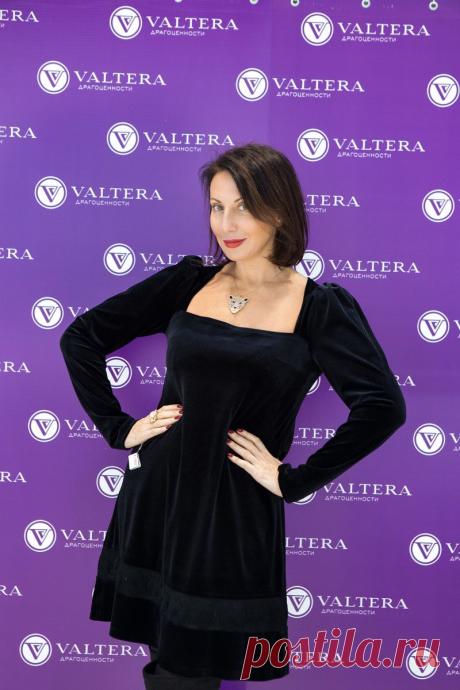 47-летняя Алика Смехова затмила всех на открытии ювелирного бутика фото - Леди Mail.Ru