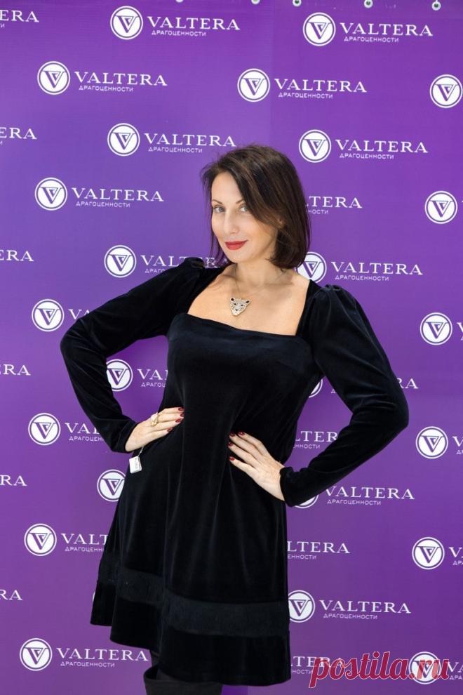 47-летняя Алика Смехова затмила всех на открытии ювелирного бутика фото - Леди Mail.Ru