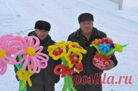 Дедушки у роддома  встречают внучку
***Леночка*** Артюх

Дедушки встречают внучку)))