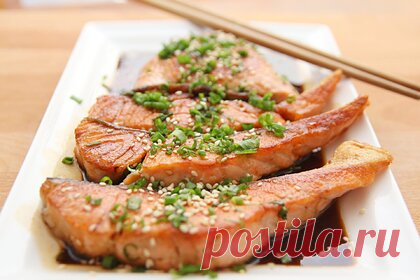 Названы улучшающие работу мозга продукты. Стимулированию работы мозга могут помочь рыба, орехи, куркума и овощи. По словам диетолога Маргариты Макухи, клетки головного мозга, нейроны, нуждаются в поступлении полезных веществ. Во время учебы, умственной активности и напряженной деятельности их потребность в этих веществах существенно возрастает.