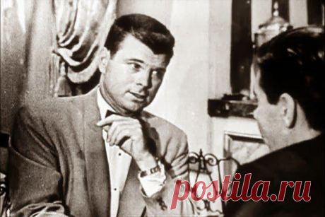 10 интересных фактов о Джеймсе Бонде, о которых мало кто знал до недавнего времени
Ну кто на нашей планете не слышал про секретного агента 007 Джеймса Бонда? Этот культовый персонаж известен уже более 50 лет и фильмы с ним собирают огромное количество зрителей. Элегантный, умный и мужественный герой понравился не только женщинам, но и мужчинам. Собрали для Вас самые интересные факты о Бонде. Не забудьте оценить публикацию и подписаться […]
Читай пост далее на сайте. Жми ⏫ссылку выше