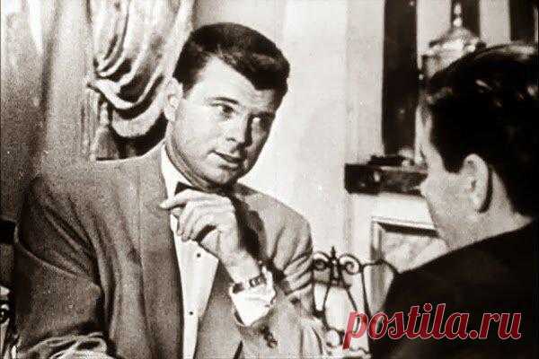 10 интересных фактов о Джеймсе Бонде, о которых мало кто знал до недавнего времени
Ну кто на нашей планете не слышал про секретного агента 007 Джеймса Бонда? Этот культовый персонаж известен уже более 50 лет и фильмы с ним собирают огромное количество зрителей. Элегантный, умный и мужественный герой понравился не только женщинам, но и мужчинам. Собрали для Вас самые интересные факты о Бонде. Не забудьте оценить публикацию и подписаться […]
Читай пост далее на сайте. Жми ⏫ссылку выше