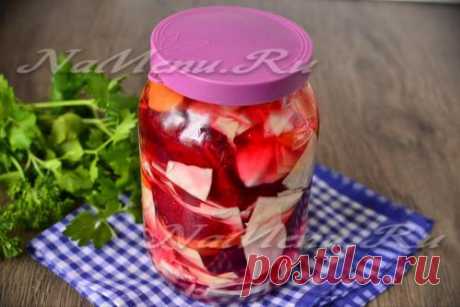 Капуста со свеклой в банках крупными кусками