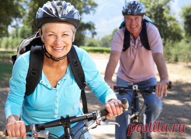 3 причины, по которым я купила себе на 50-летие велосипед, и не сожалею об этом
Здравствуйте, уважаемые читатели! На велосипеде я каталась только в детстве. На «Дружке» во дворе нашего спального микрорайона. Я верещала от радости и крутила педали, а папа бежал сзади и держал седло — так я училась равновесию. Читайте с удовольствием, ставьте ЛАЙК, пишите комментарии Садиться на велосипед я начинала со скамеечки, а тормозить — в кучу […]
Читай дальше на сайте. Жми подробнее ➡