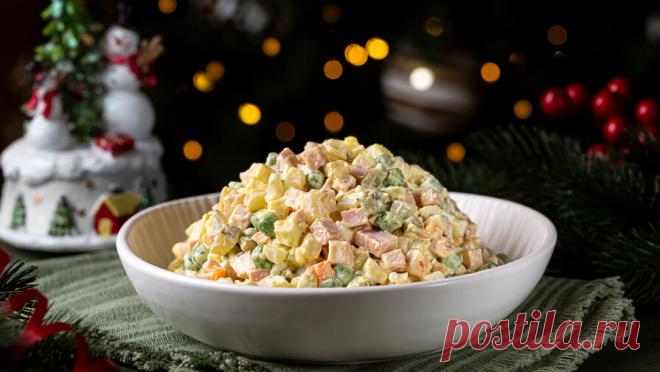 Стало известно, какой из новогодних салатов станет самым дорогим для россиян. Салат "Оливье" станет самым дорогим из традиционных новогодних салатов. Об этом со ссылкой на данные Росстата сообщает РИА Новости. Так, цена "Оливье" на четверых человек составит 576 рублей. В его состав входят 400 г ...