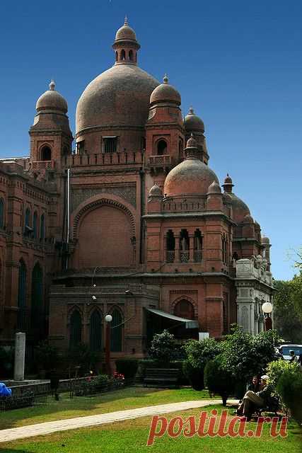 Lahore Museum, Lahore, Pakistan,  flickr от light and Shades |  Найдено на сайте flickr.com.