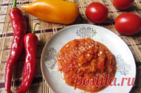 Аджика острая с яблоками