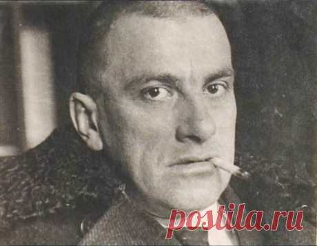 Елена Бодрова. Две пьесы на стихи Владимира Маяковского для тенора, скрипки и фортепиано. Исполняют Никита Мордовских (вокал), Кирилл Масленников (скрипка) и Денис Отякшин (фортепиано).  Магнитогорск. 2018.