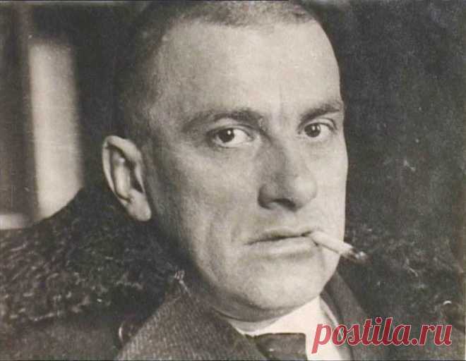 Елена Бодрова. Две пьесы на стихи Владимира Маяковского для тенора, скрипки и фортепиано. Исполняют Никита Мордовских (вокал), Кирилл Масленников (скрипка) и Денис Отякшин (фортепиано).  Магнитогорск. 2018.