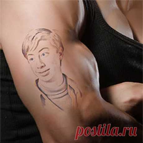 Фотоэффекты. Татуировка на руке