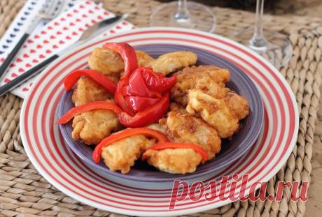 Рыба в кляре с перцем
Простой рецепт приготовления ароматной трески, жаренной в кляре с ломтиками жаренного перца.