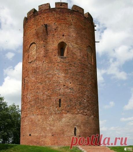 Каменецкая башня В городе Каменец Брестской области находится уникальный памятник архитектуры и оборонительного зодчества второй половины XIII века – Каменецкая башня (Каменецкий столп, Каменецкая вежа). Согласно летописям, Каменецкая башня возведена между 1276 и 1288 годами. По приказу галицко-волынского...