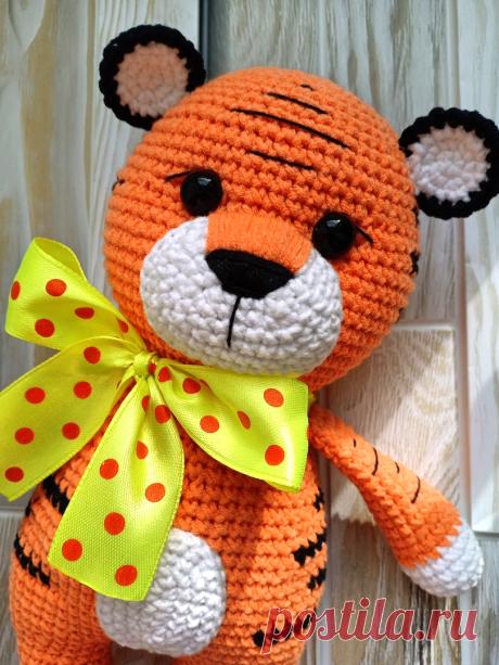 PDF Тигруля крючком. FREE crochet pattern; Аmigurumi animal patterns. Амигуруми схемы и описания на русском. Вязаные игрушки и поделки своими руками #amimore - тигр, тигренок, котик, кот, кошечка, кошка, котенок.