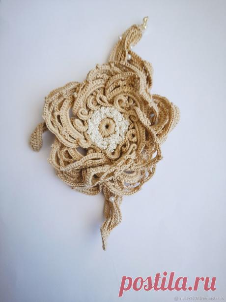 Браслет  Чайная роза – купить онлайн на Ярмарке Мастеров – O2XMWRU | Браслет текстильный, Тула Браслет  Чайная роза в интернет-магазине на Ярмарке Мастеров. Хотите быть неповторимой и выделиться среди своих подруг? 
Представляю Вашему вниманию Браслет Брошь Чайная Роза может стать изюминкой, поднимающий Ваш образ на новую высоту.